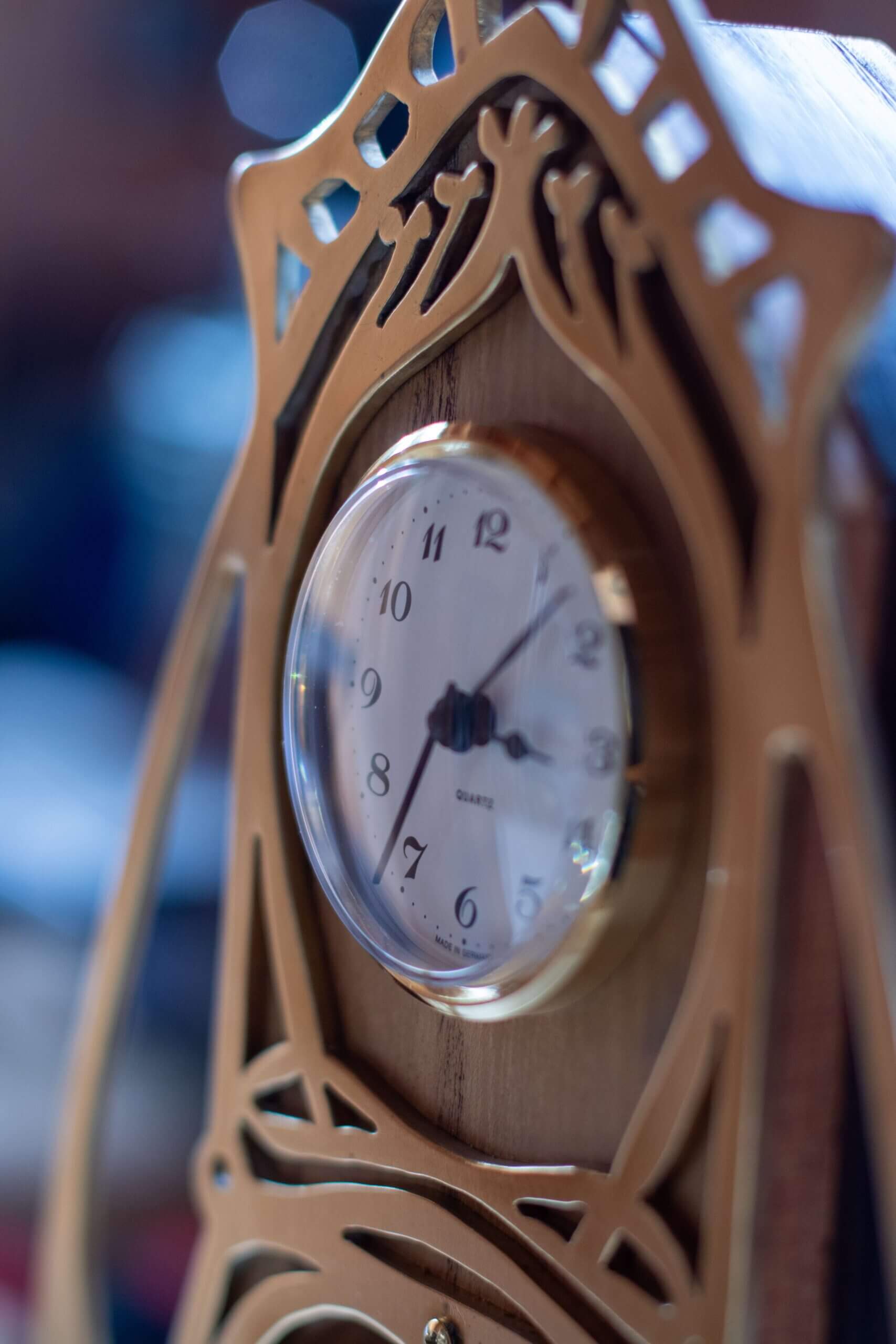 Wiegman Woodwork Pendule close-up